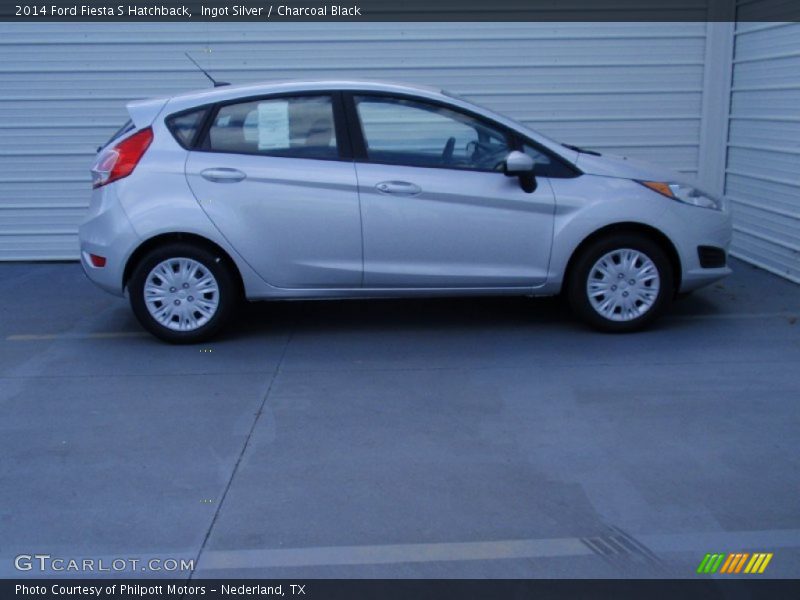Ingot Silver / Charcoal Black 2014 Ford Fiesta S Hatchback