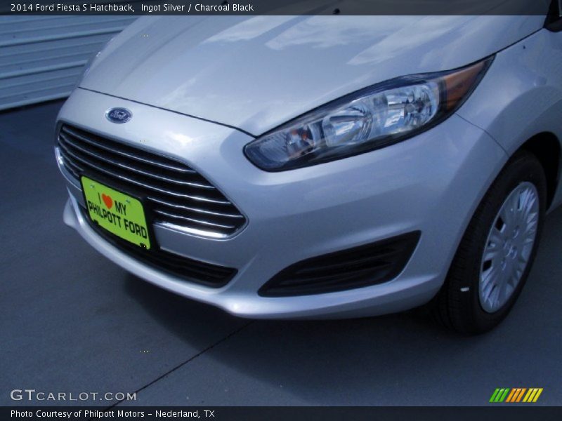 Ingot Silver / Charcoal Black 2014 Ford Fiesta S Hatchback