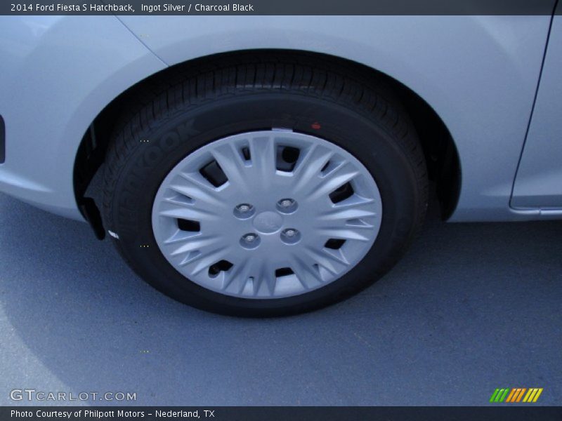 Ingot Silver / Charcoal Black 2014 Ford Fiesta S Hatchback
