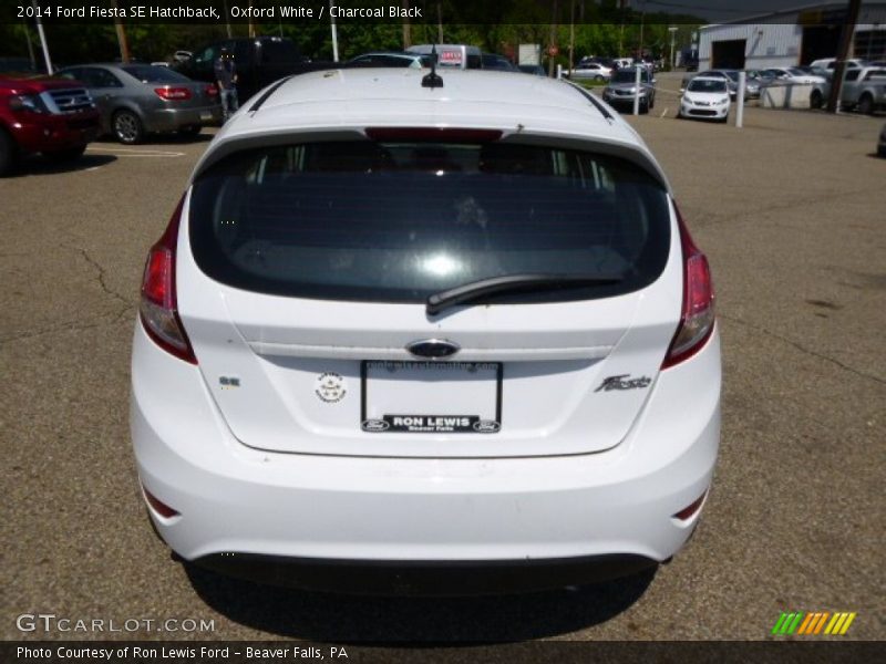 Oxford White / Charcoal Black 2014 Ford Fiesta SE Hatchback