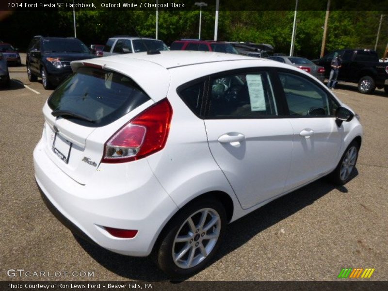 Oxford White / Charcoal Black 2014 Ford Fiesta SE Hatchback