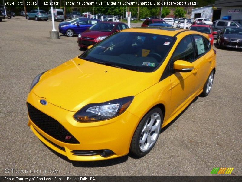 Tangerine Scream / ST Tangerine Scream/Charcoal Black Recaro Sport Seats 2014 Ford Focus ST Hatchback