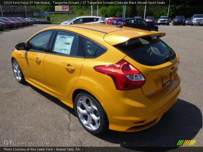 Tangerine Scream / ST Tangerine Scream/Charcoal Black Recaro Sport Seats 2014 Ford Focus ST Hatchback