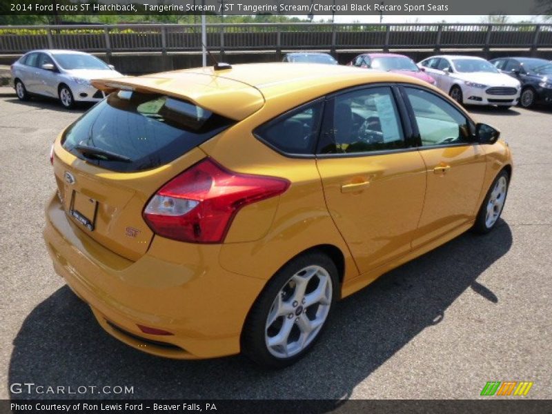 Tangerine Scream / ST Tangerine Scream/Charcoal Black Recaro Sport Seats 2014 Ford Focus ST Hatchback