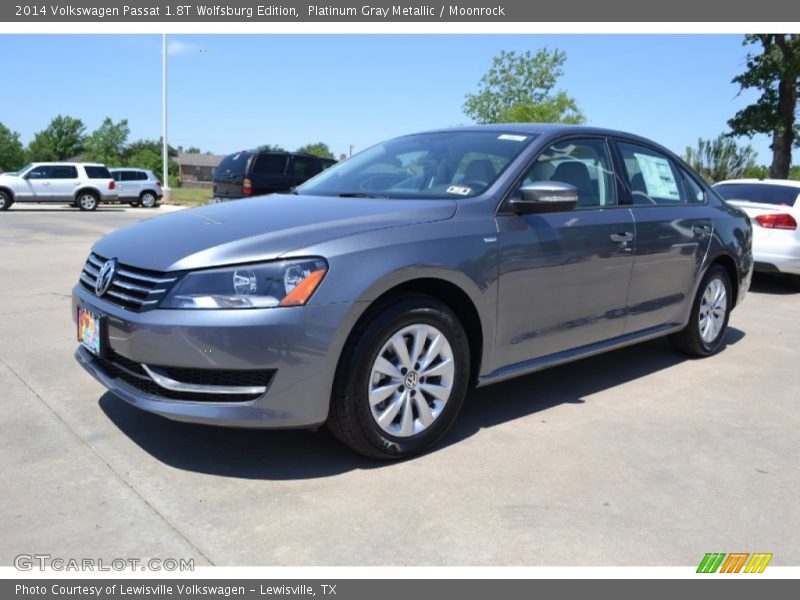 Front 3/4 View of 2014 Passat 1.8T Wolfsburg Edition