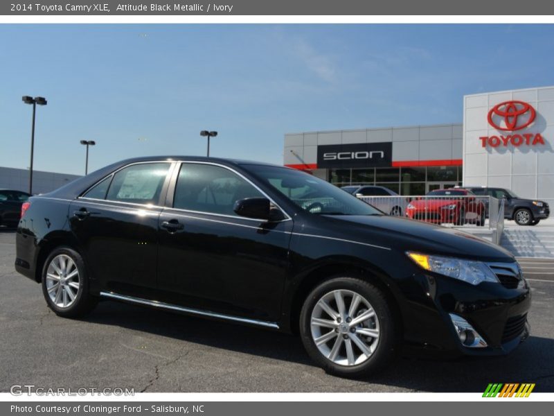 Attitude Black Metallic / Ivory 2014 Toyota Camry XLE