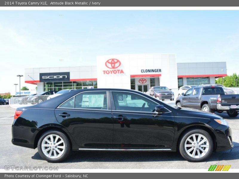 Attitude Black Metallic / Ivory 2014 Toyota Camry XLE