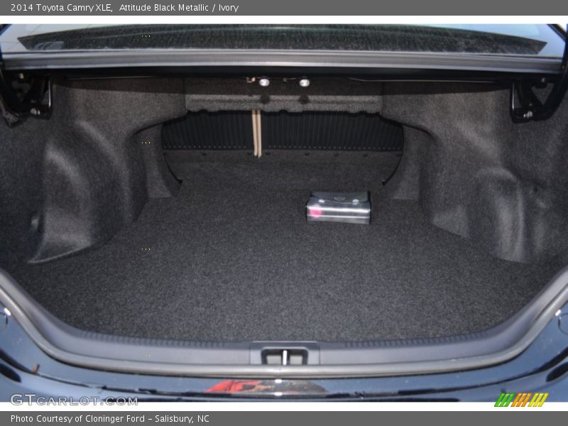 Attitude Black Metallic / Ivory 2014 Toyota Camry XLE
