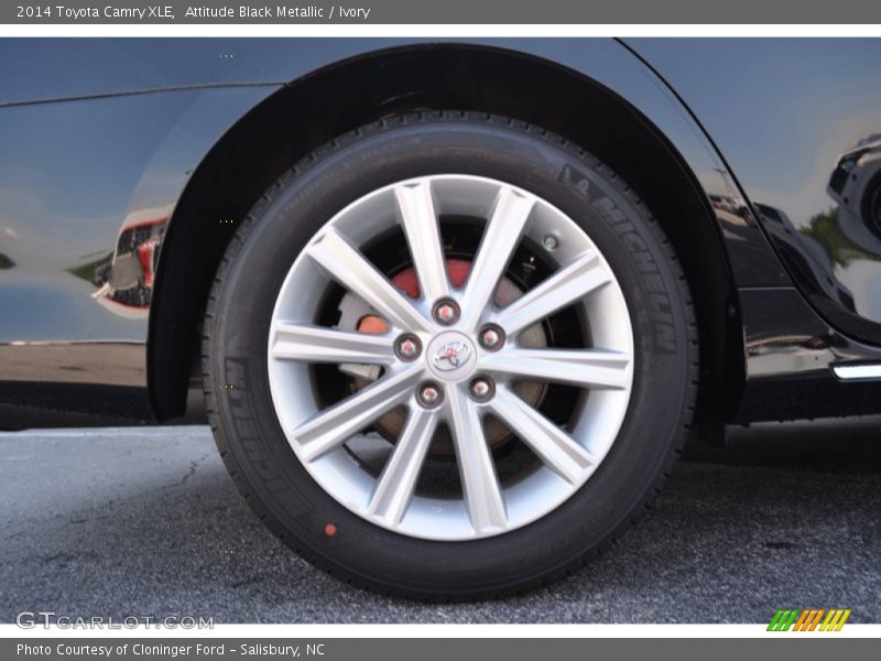 Attitude Black Metallic / Ivory 2014 Toyota Camry XLE