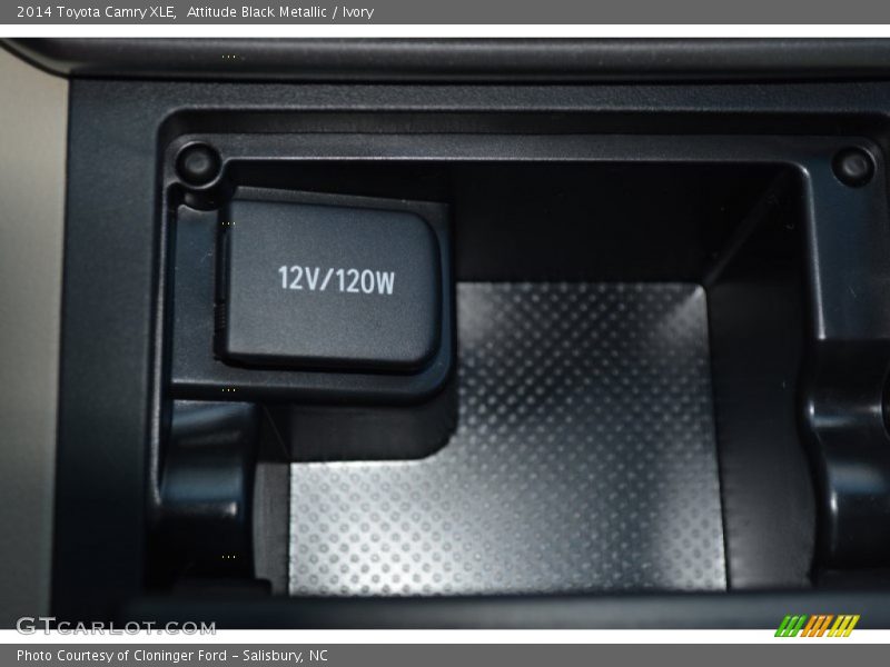 Attitude Black Metallic / Ivory 2014 Toyota Camry XLE