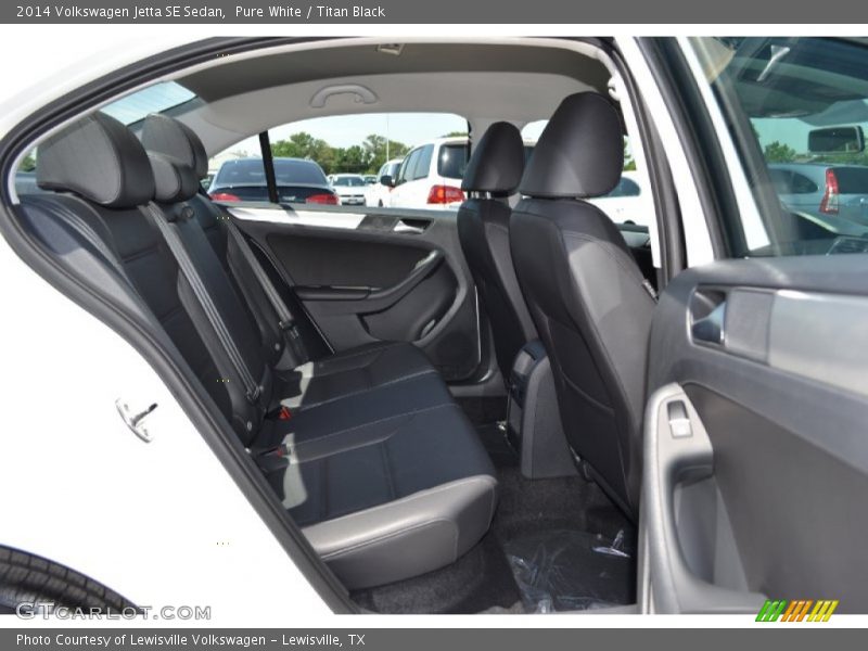 Pure White / Titan Black 2014 Volkswagen Jetta SE Sedan
