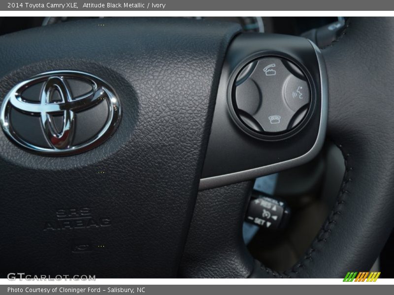 Attitude Black Metallic / Ivory 2014 Toyota Camry XLE