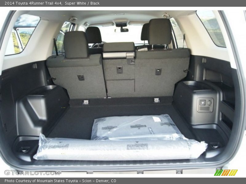 Super White / Black 2014 Toyota 4Runner Trail 4x4