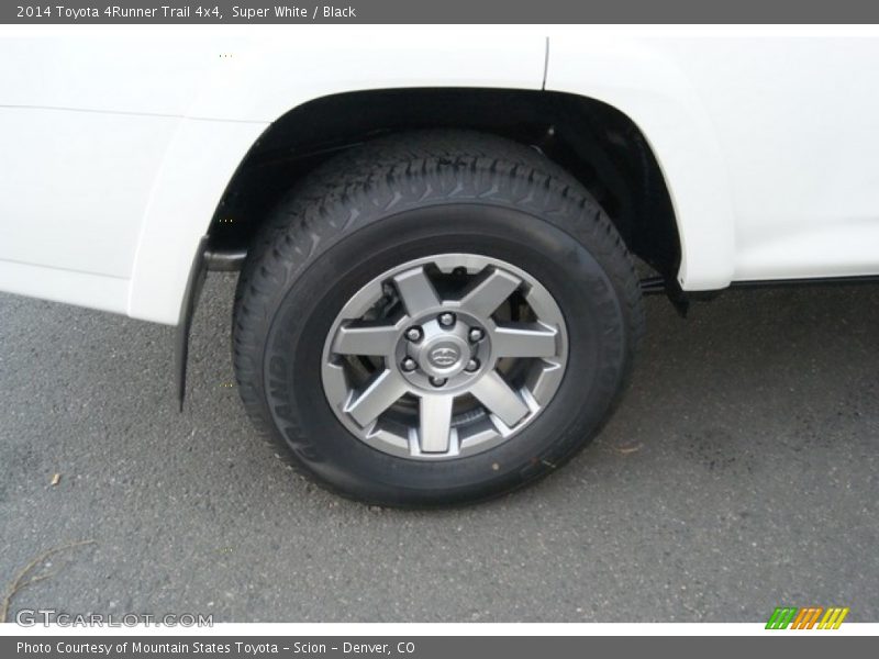 Super White / Black 2014 Toyota 4Runner Trail 4x4
