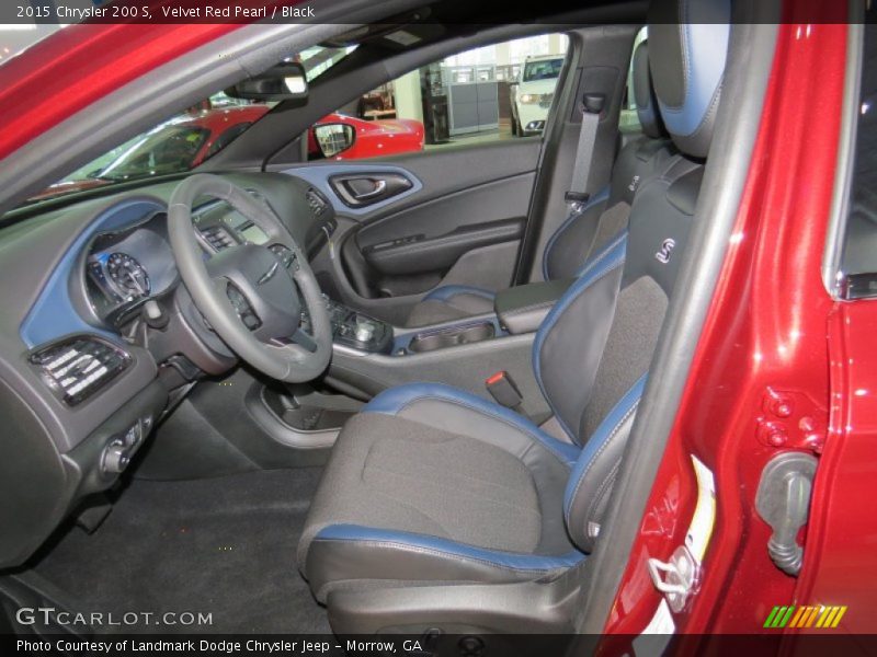  2015 200 S Black Interior