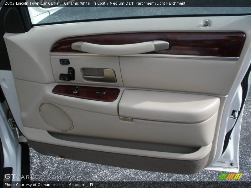 Ceramic White Tri Coat / Medium Dark Parchment/Light Parchment 2003 Lincoln Town Car Cartier