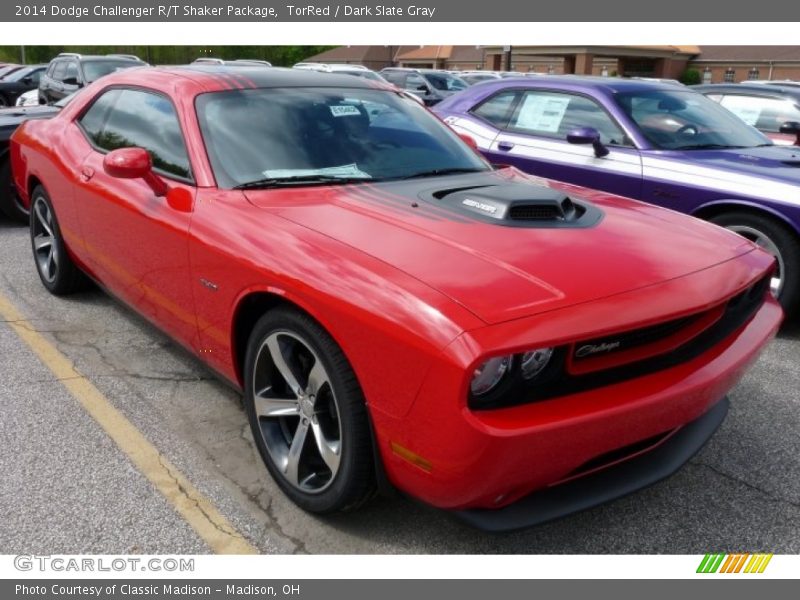 Front 3/4 View of 2014 Challenger R/T Shaker Package