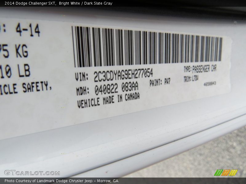 Bright White / Dark Slate Gray 2014 Dodge Challenger SXT