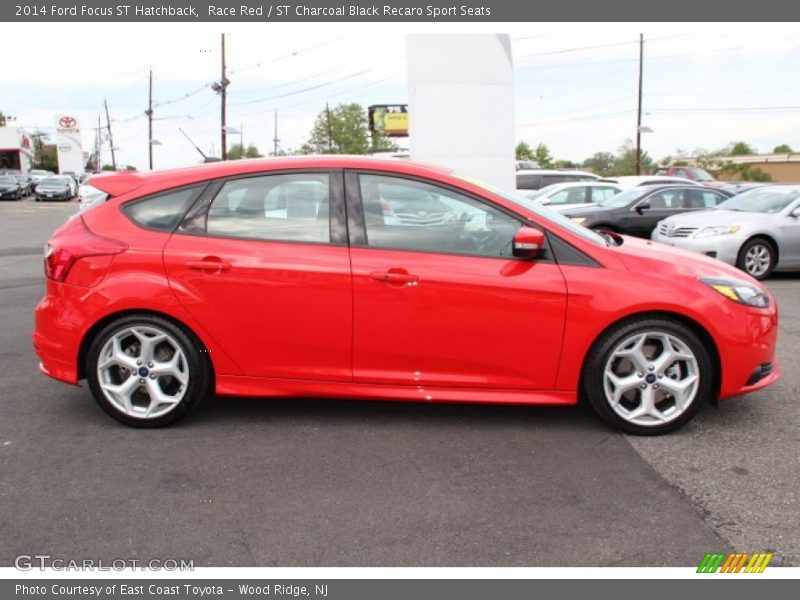 Race Red / ST Charcoal Black Recaro Sport Seats 2014 Ford Focus ST Hatchback