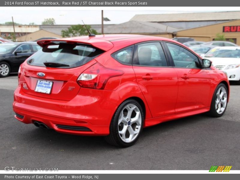 Race Red / ST Charcoal Black Recaro Sport Seats 2014 Ford Focus ST Hatchback