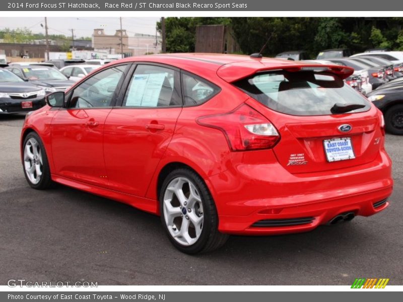 Race Red / ST Charcoal Black Recaro Sport Seats 2014 Ford Focus ST Hatchback