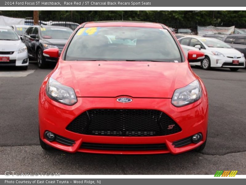 Race Red / ST Charcoal Black Recaro Sport Seats 2014 Ford Focus ST Hatchback