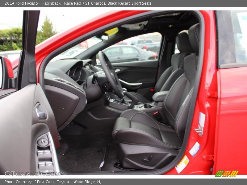Race Red / ST Charcoal Black Recaro Sport Seats 2014 Ford Focus ST Hatchback