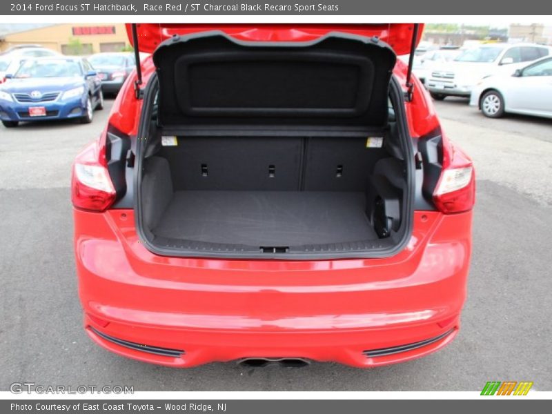 Race Red / ST Charcoal Black Recaro Sport Seats 2014 Ford Focus ST Hatchback