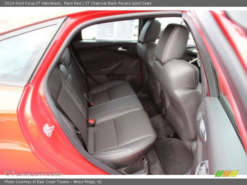 Race Red / ST Charcoal Black Recaro Sport Seats 2014 Ford Focus ST Hatchback