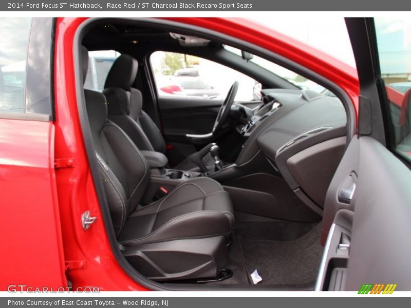 Race Red / ST Charcoal Black Recaro Sport Seats 2014 Ford Focus ST Hatchback