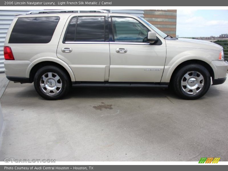Light French Silk Metallic / Camel 2006 Lincoln Navigator Luxury