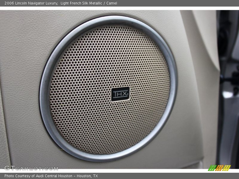 Light French Silk Metallic / Camel 2006 Lincoln Navigator Luxury