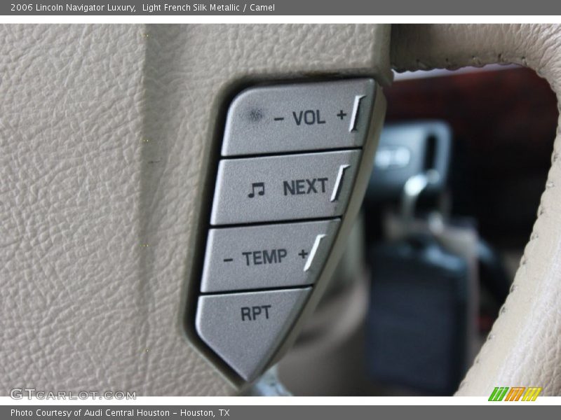 Light French Silk Metallic / Camel 2006 Lincoln Navigator Luxury