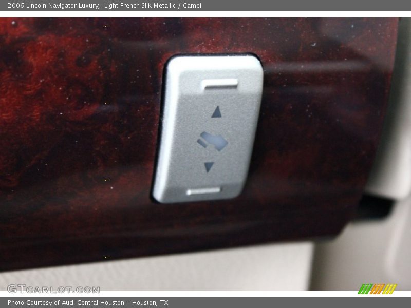 Light French Silk Metallic / Camel 2006 Lincoln Navigator Luxury