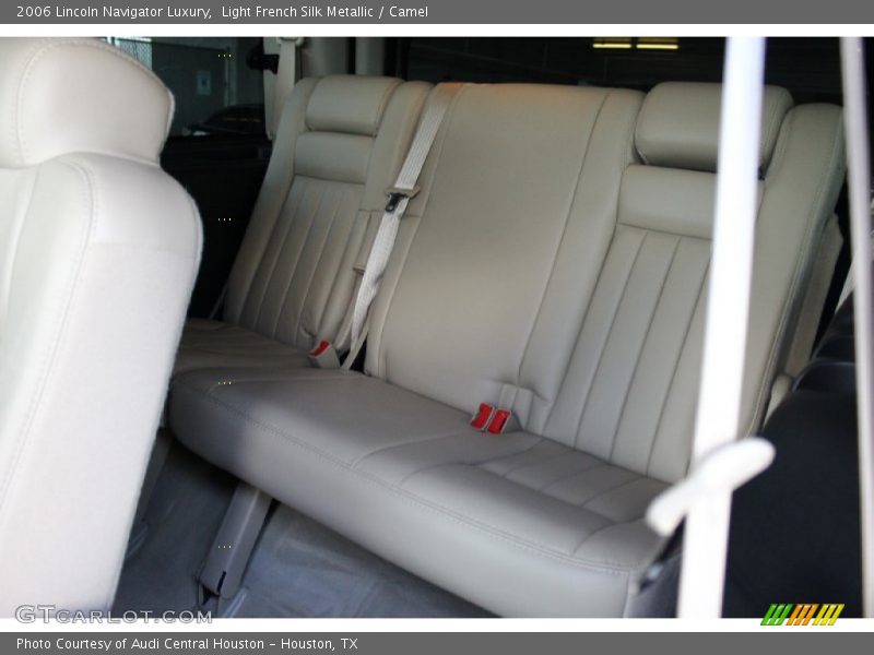 Light French Silk Metallic / Camel 2006 Lincoln Navigator Luxury