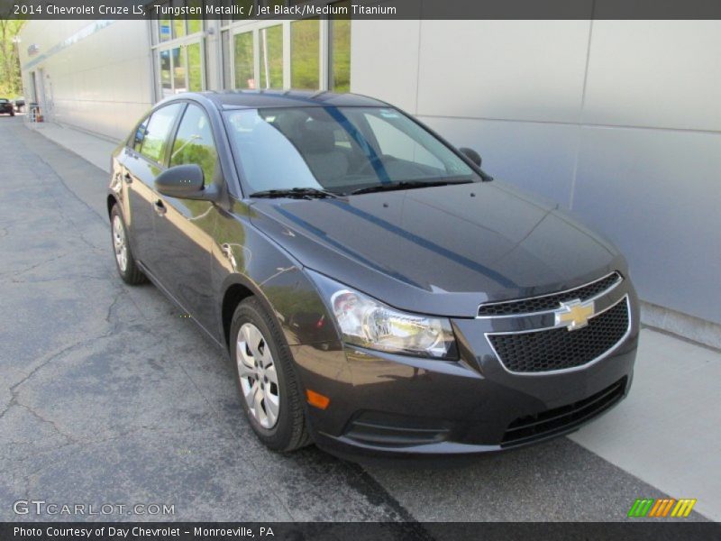 Tungsten Metallic / Jet Black/Medium Titanium 2014 Chevrolet Cruze LS