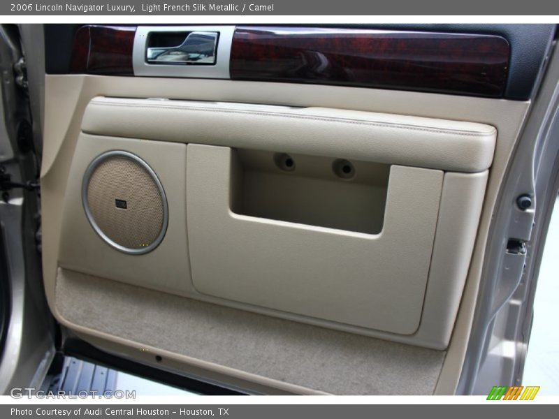 Light French Silk Metallic / Camel 2006 Lincoln Navigator Luxury
