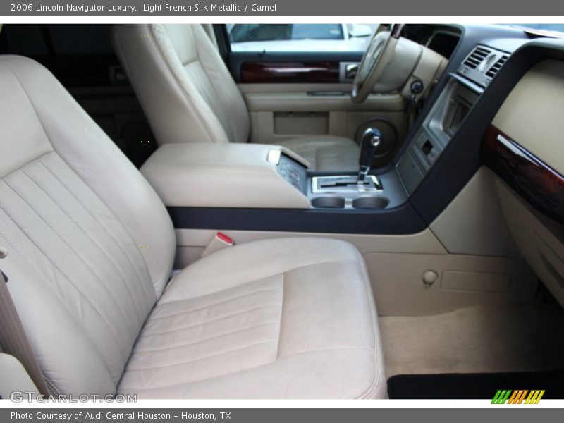 Light French Silk Metallic / Camel 2006 Lincoln Navigator Luxury