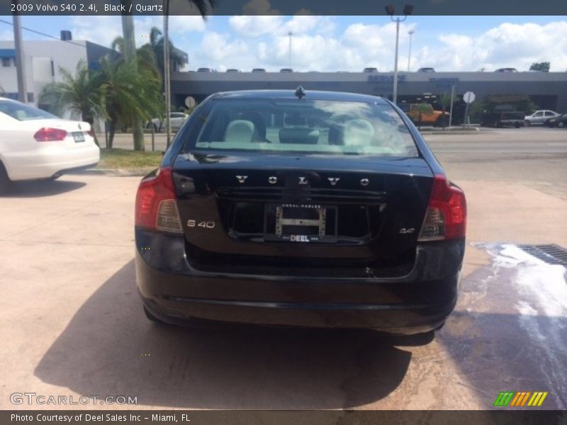 Black / Quartz 2009 Volvo S40 2.4i