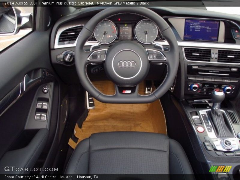 Dashboard of 2014 S5 3.0T Premium Plus quattro Cabriolet