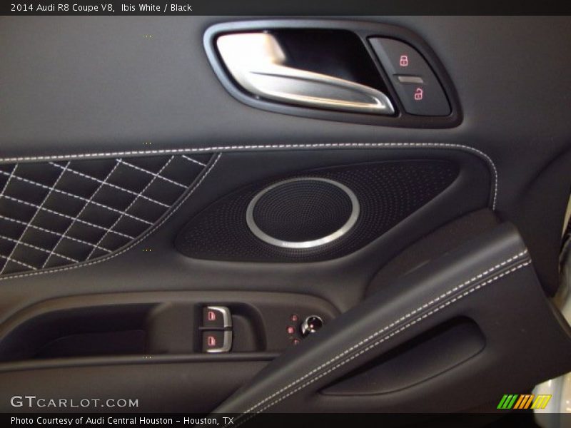 Controls of 2014 R8 Coupe V8
