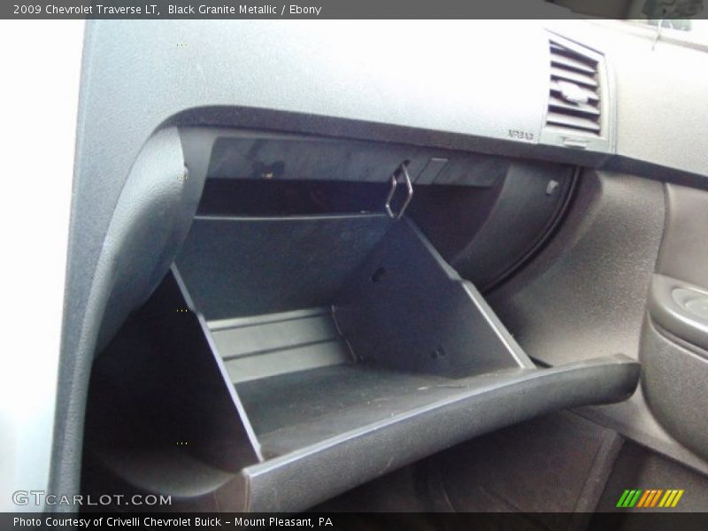 Black Granite Metallic / Ebony 2009 Chevrolet Traverse LT