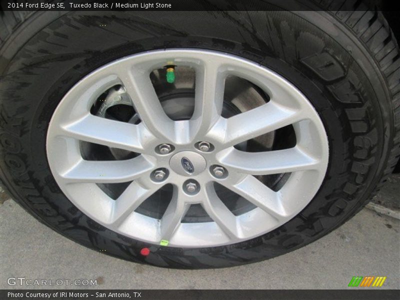 Tuxedo Black / Medium Light Stone 2014 Ford Edge SE