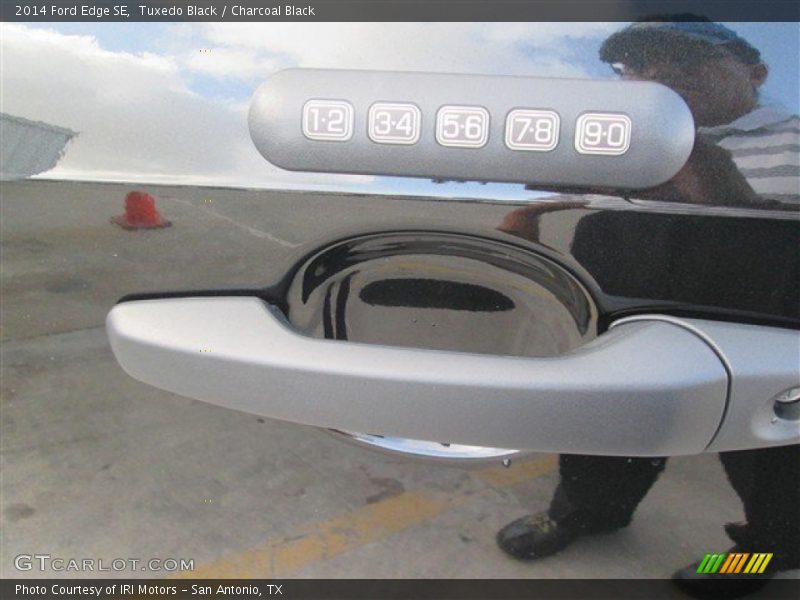 Tuxedo Black / Charcoal Black 2014 Ford Edge SE
