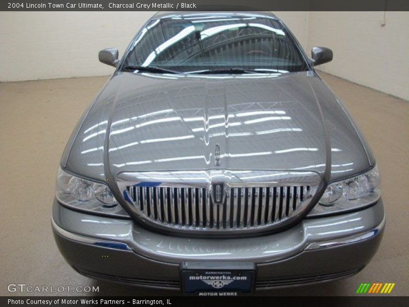 Charcoal Grey Metallic / Black 2004 Lincoln Town Car Ultimate