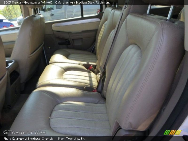 Oxford White / Medium Dark Parchment 2005 Mercury Mountaineer V6 AWD