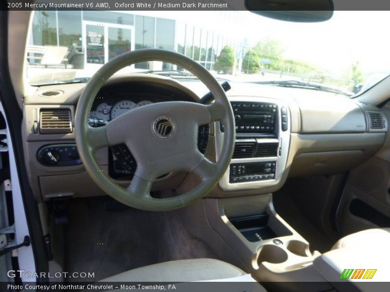 Oxford White / Medium Dark Parchment 2005 Mercury Mountaineer V6 AWD