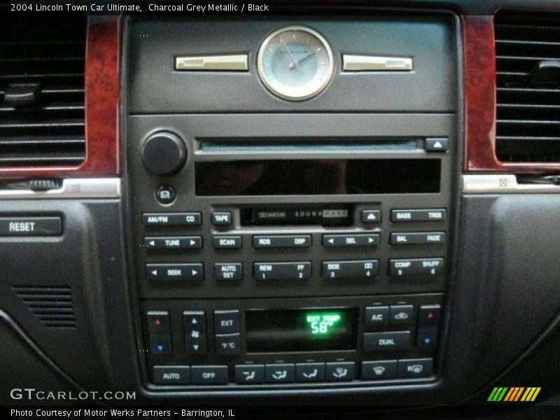 Charcoal Grey Metallic / Black 2004 Lincoln Town Car Ultimate