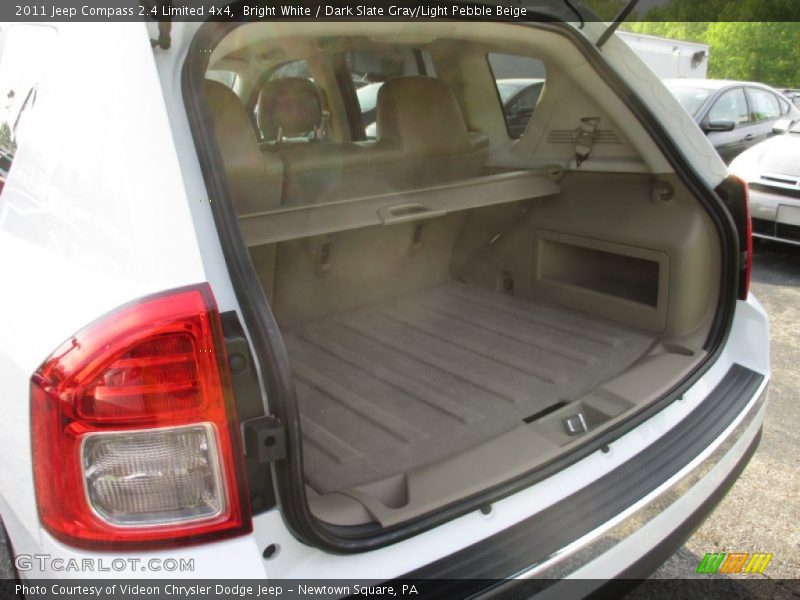 Bright White / Dark Slate Gray/Light Pebble Beige 2011 Jeep Compass 2.4 Limited 4x4