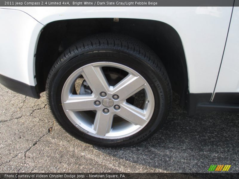 Bright White / Dark Slate Gray/Light Pebble Beige 2011 Jeep Compass 2.4 Limited 4x4